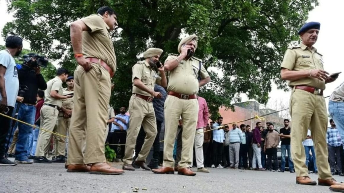 चंडीगढ़ के सेक्टर-9 में जिम के बाहर दिनदहाड़े फायरिंग, इलाके में दहशत